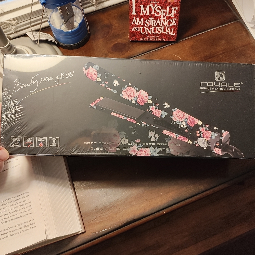 Floral Hair Straightener - Black and Pink